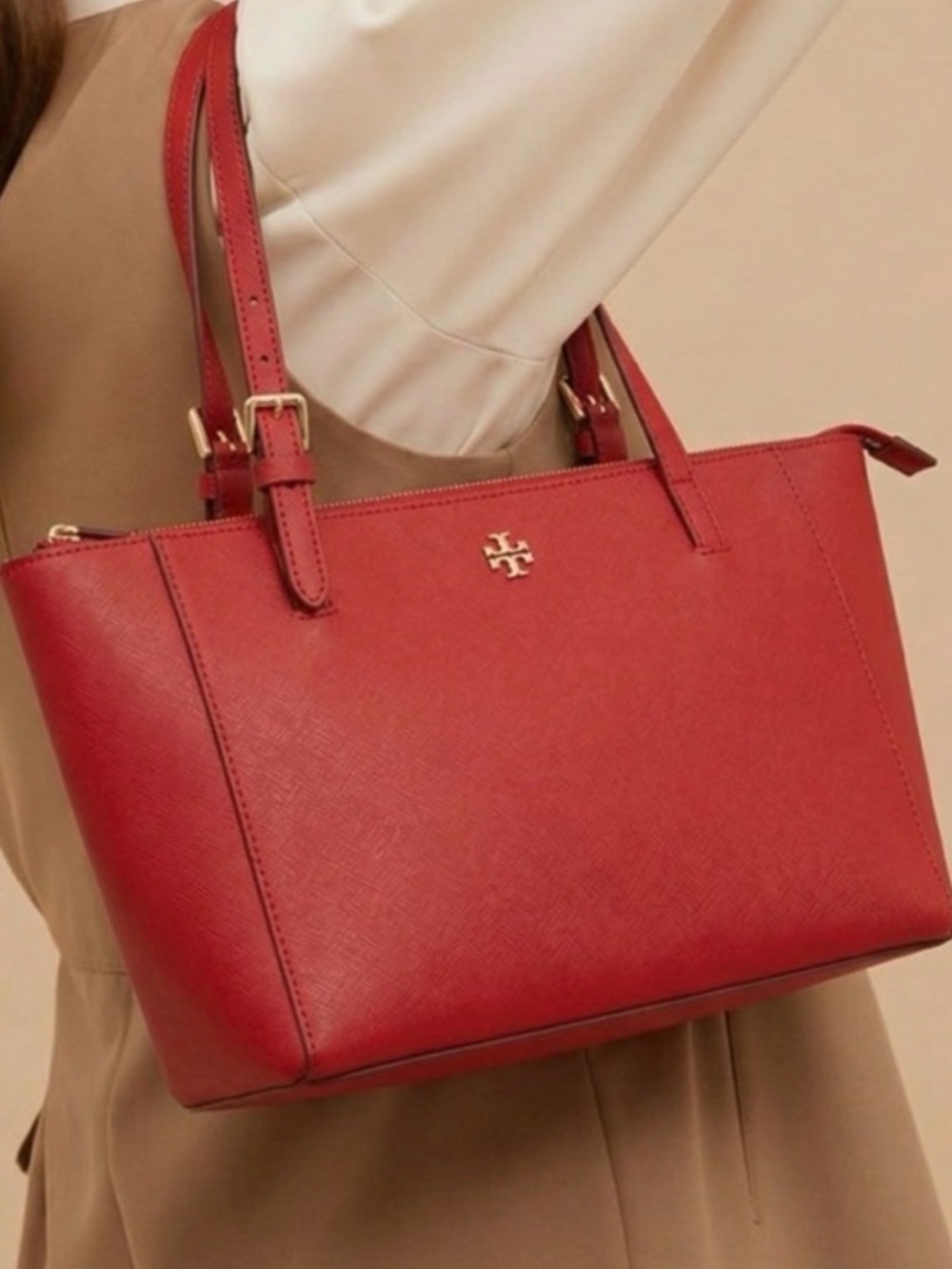 Tory Burch Red Leather Shoulder Tote with Gold Logo in good Condition